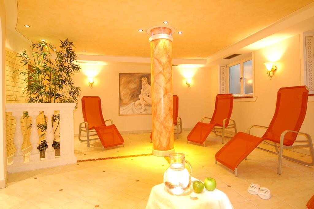 Hotel Bischofhof - Bistro Jasmin คีอูซา ภายนอก รูปภาพ