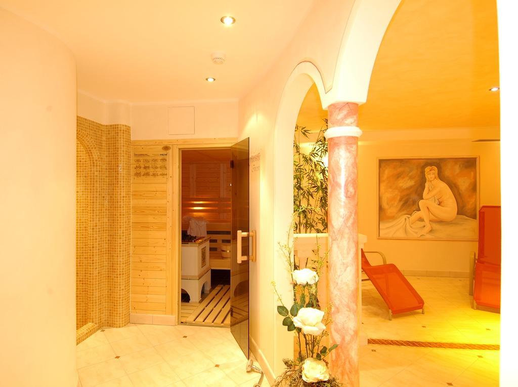 Hotel Bischofhof - Bistro Jasmin คีอูซา ภายนอก รูปภาพ