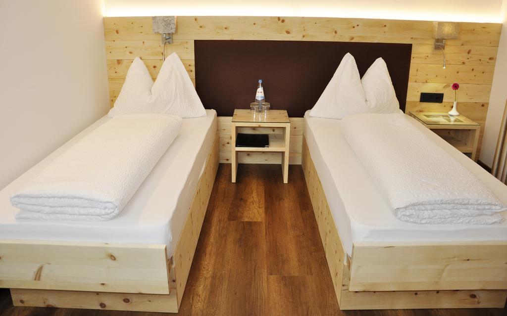 Hotel Bischofhof - Bistro Jasmin คีอูซา ภายนอก รูปภาพ